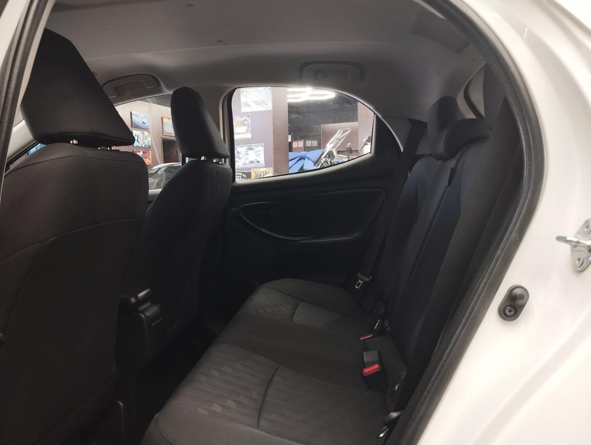 toyota-yaris-2024-hibrido-a-gasolina-1490cc