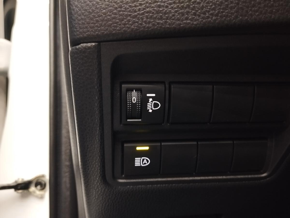 toyota-yaris-2024-hibrido-a-gasolina-1490cc
