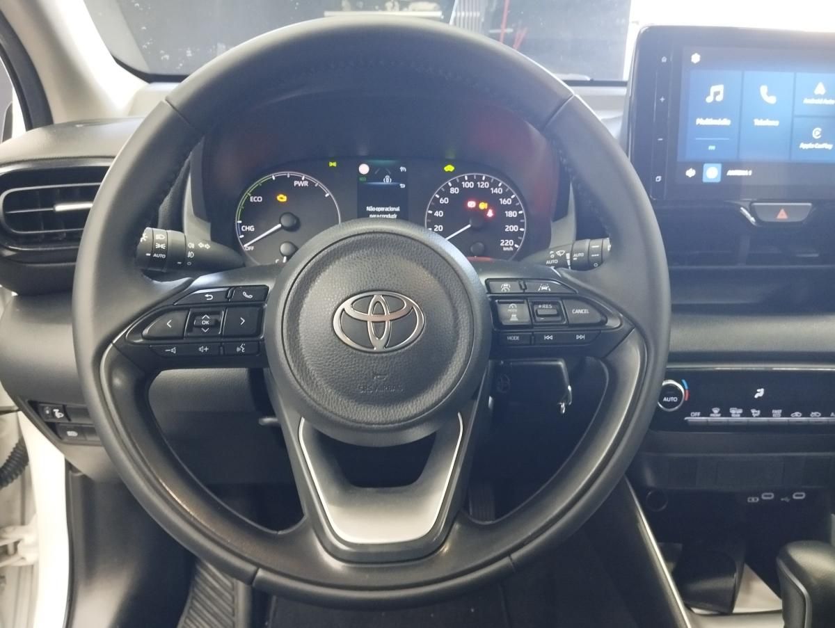 toyota-yaris-2024-hibrido-a-gasolina-1490cc