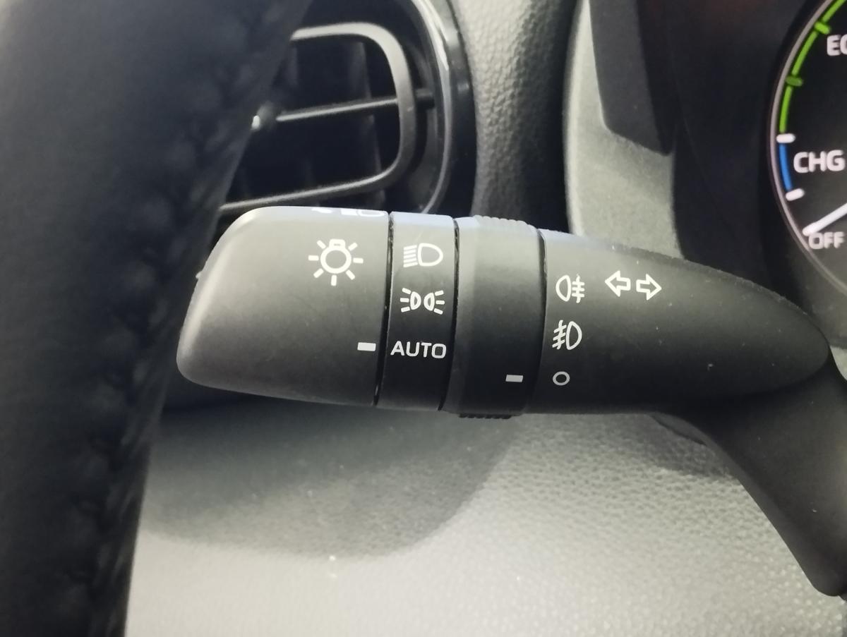 toyota-yaris-2024-hibrido-a-gasolina-1490cc
