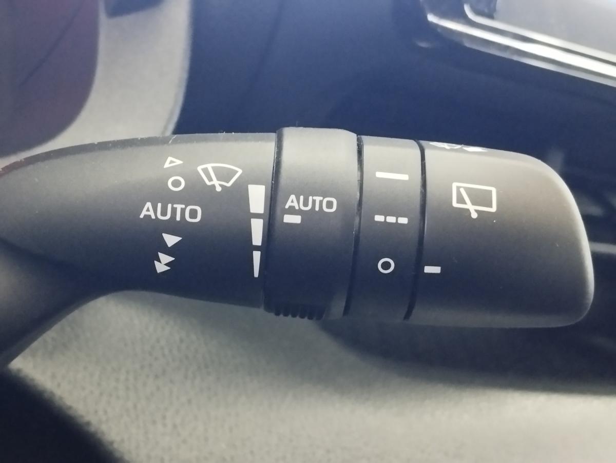 toyota-yaris-2024-hibrido-a-gasolina-1490cc