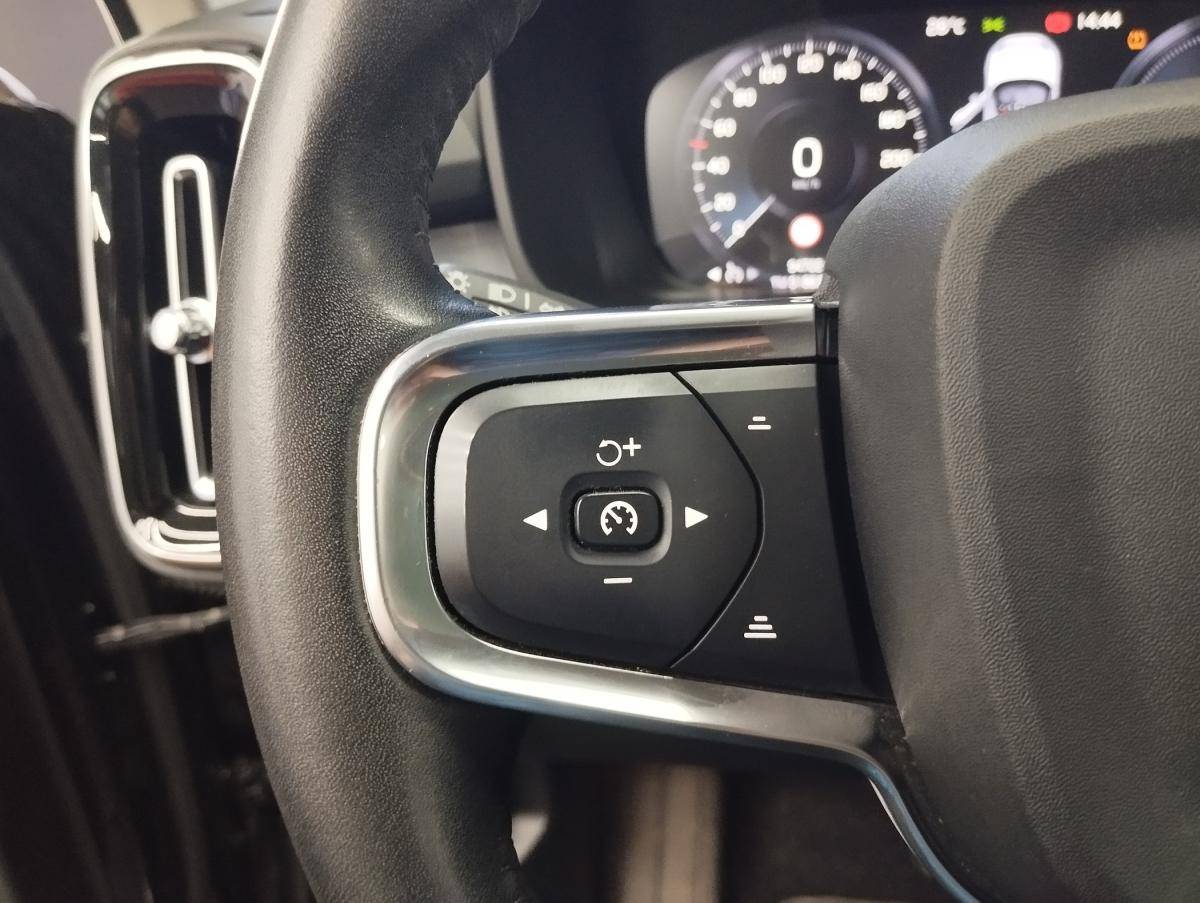 volvo-xc40-2021-hibrido-a-gasolina-1477cc