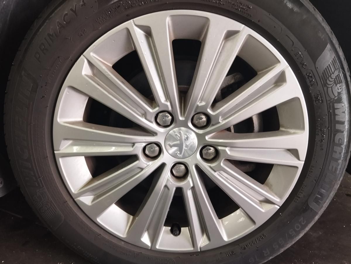 peugeot-308-sw-2021-diesel-1499cc