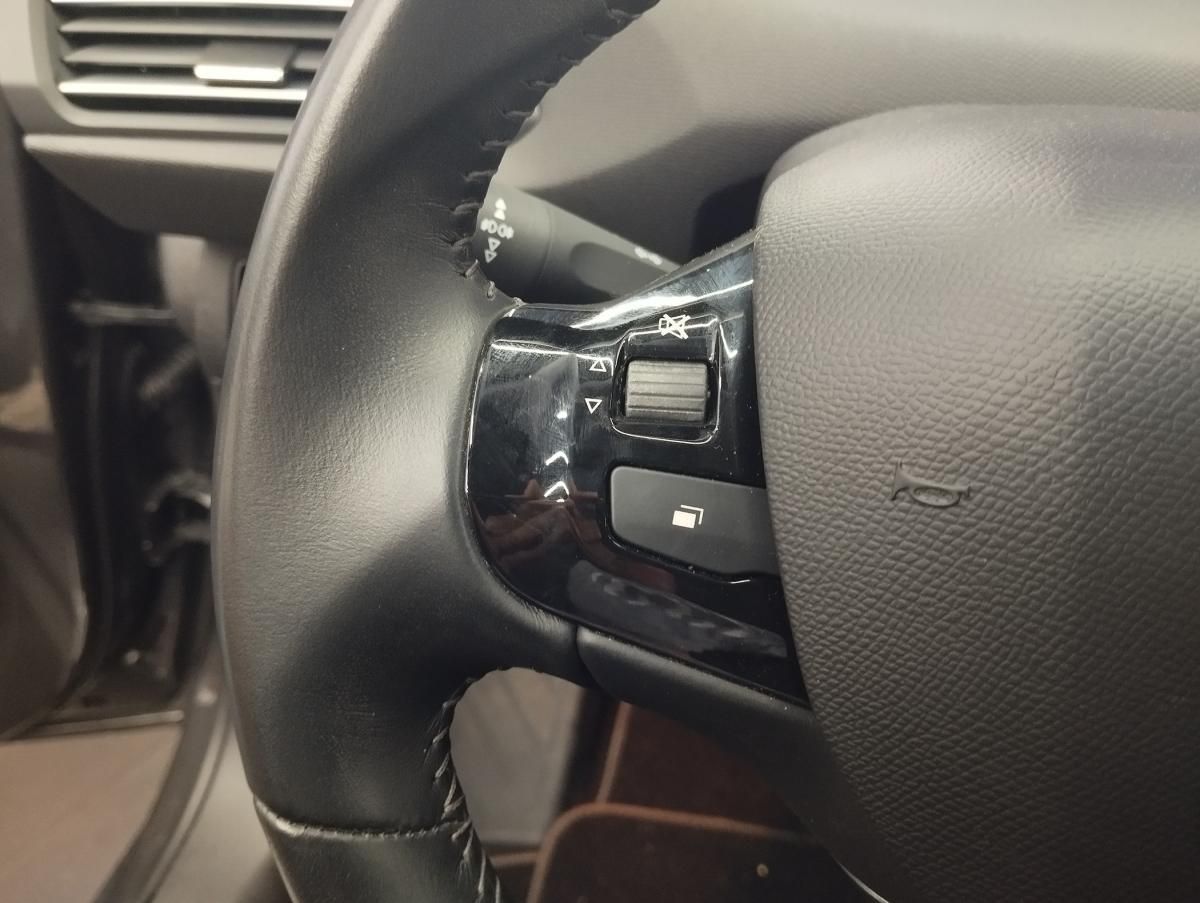 peugeot-308-sw-2021-diesel-1499cc