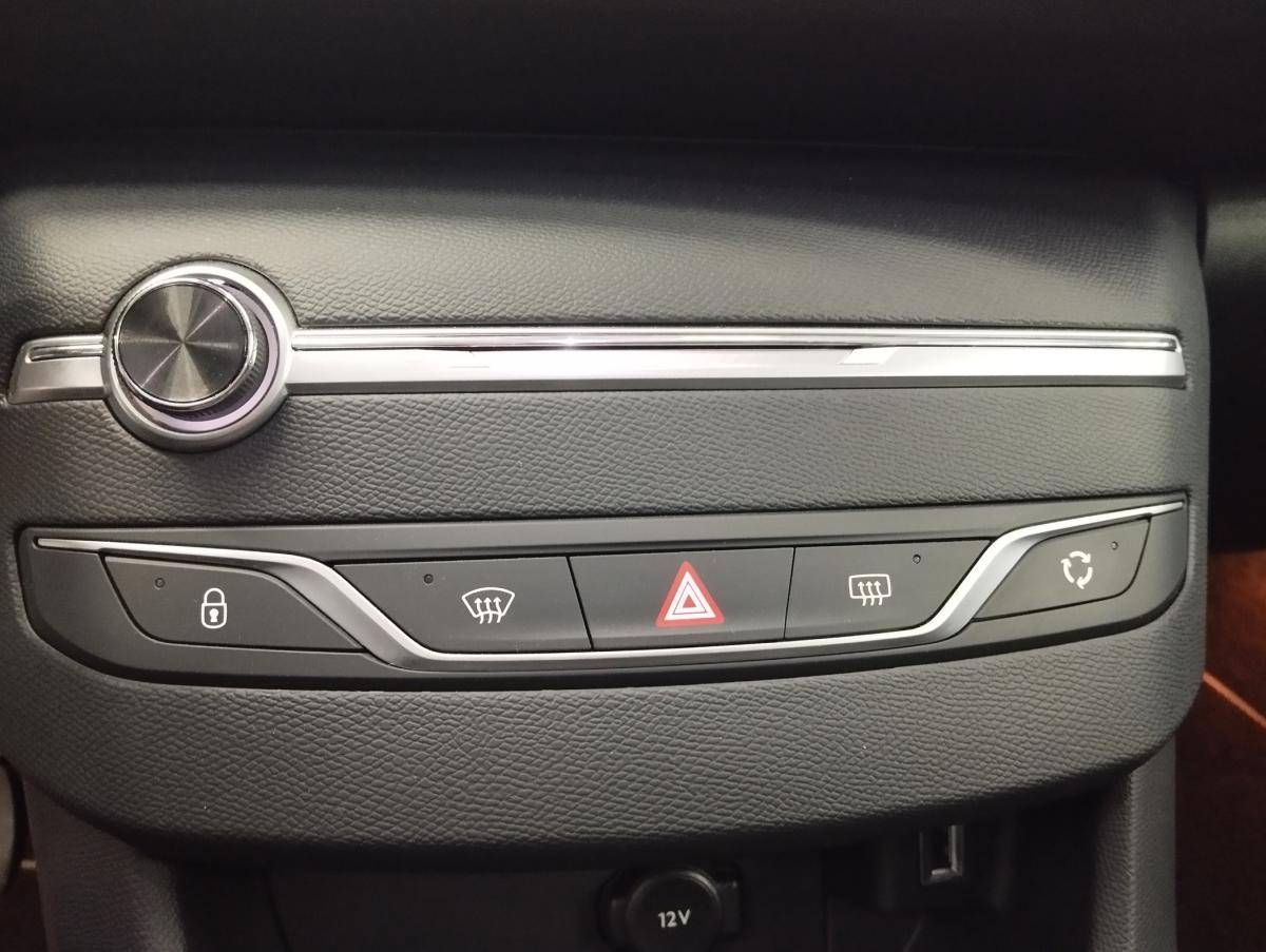 peugeot-308-sw-2021-diesel-1499cc