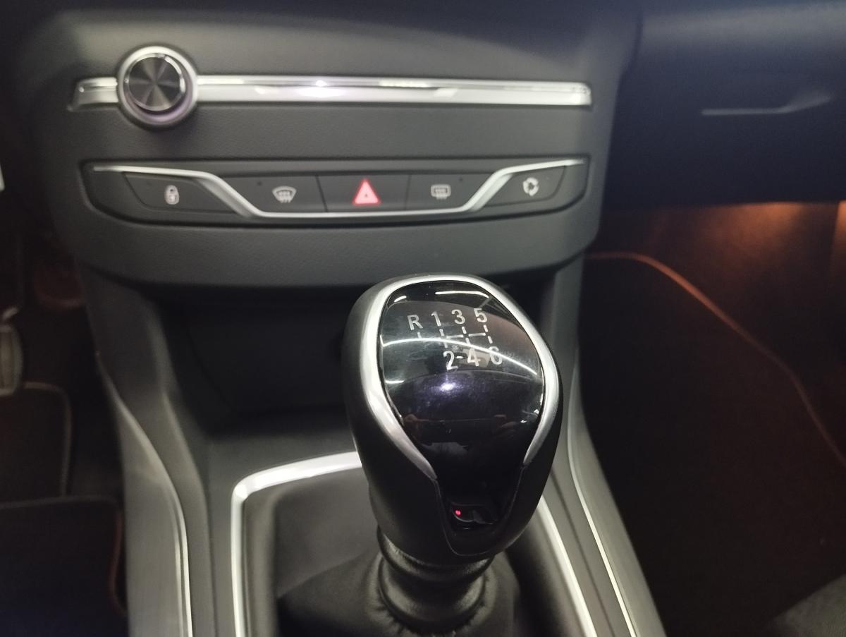 peugeot-308-sw-2021-diesel-1499cc
