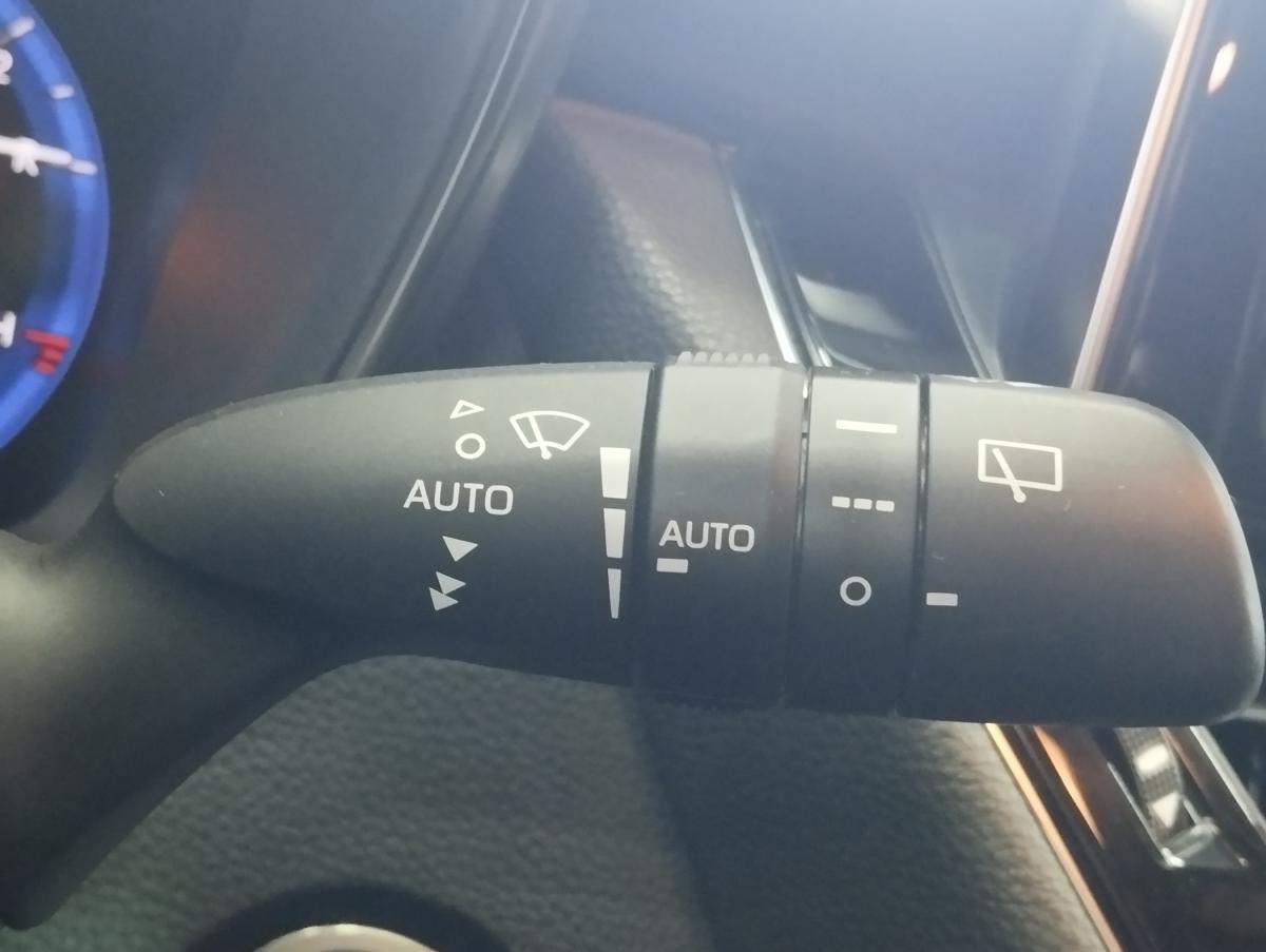 toyota-corolla-2021-hibrido-a-gasolina-1798cc