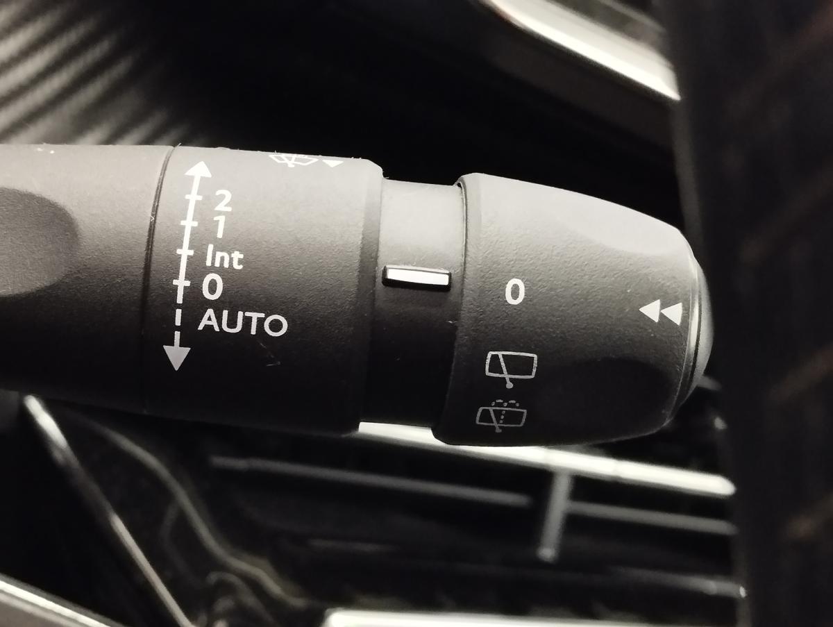 peugeot-2008-2022-diesel-1499cc