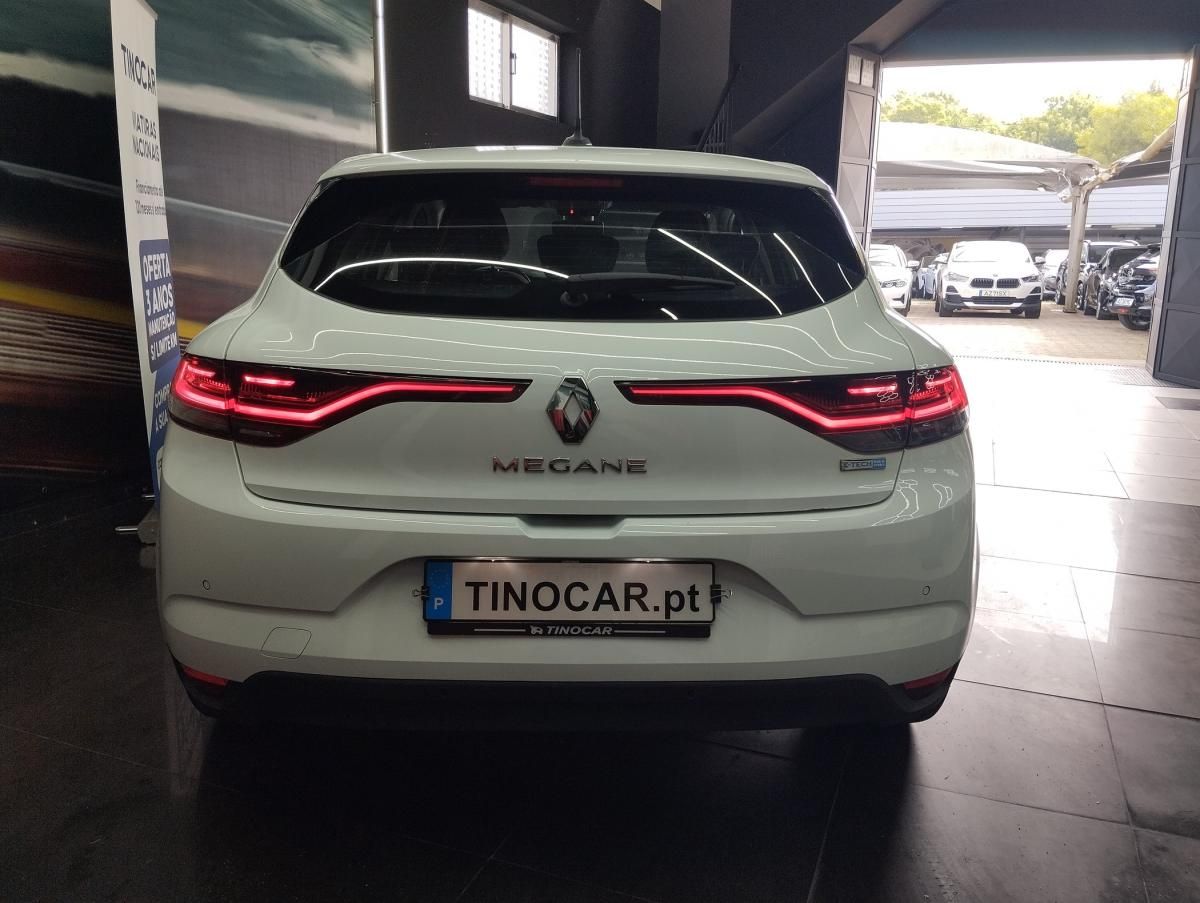 renault-megane-2022-hibrido-a-gasolina-1598cc