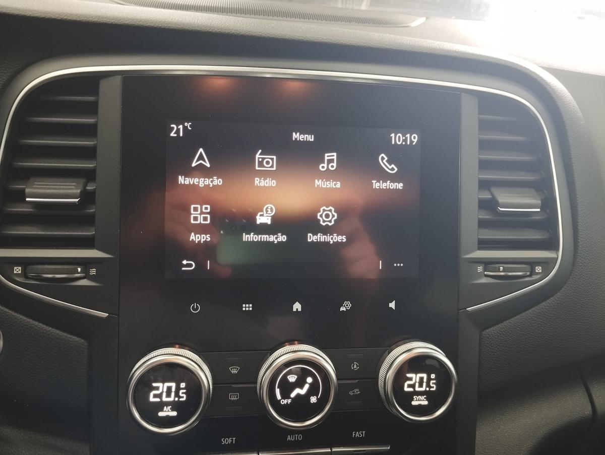 renault-megane-2022-hibrido-a-gasolina-1598cc
