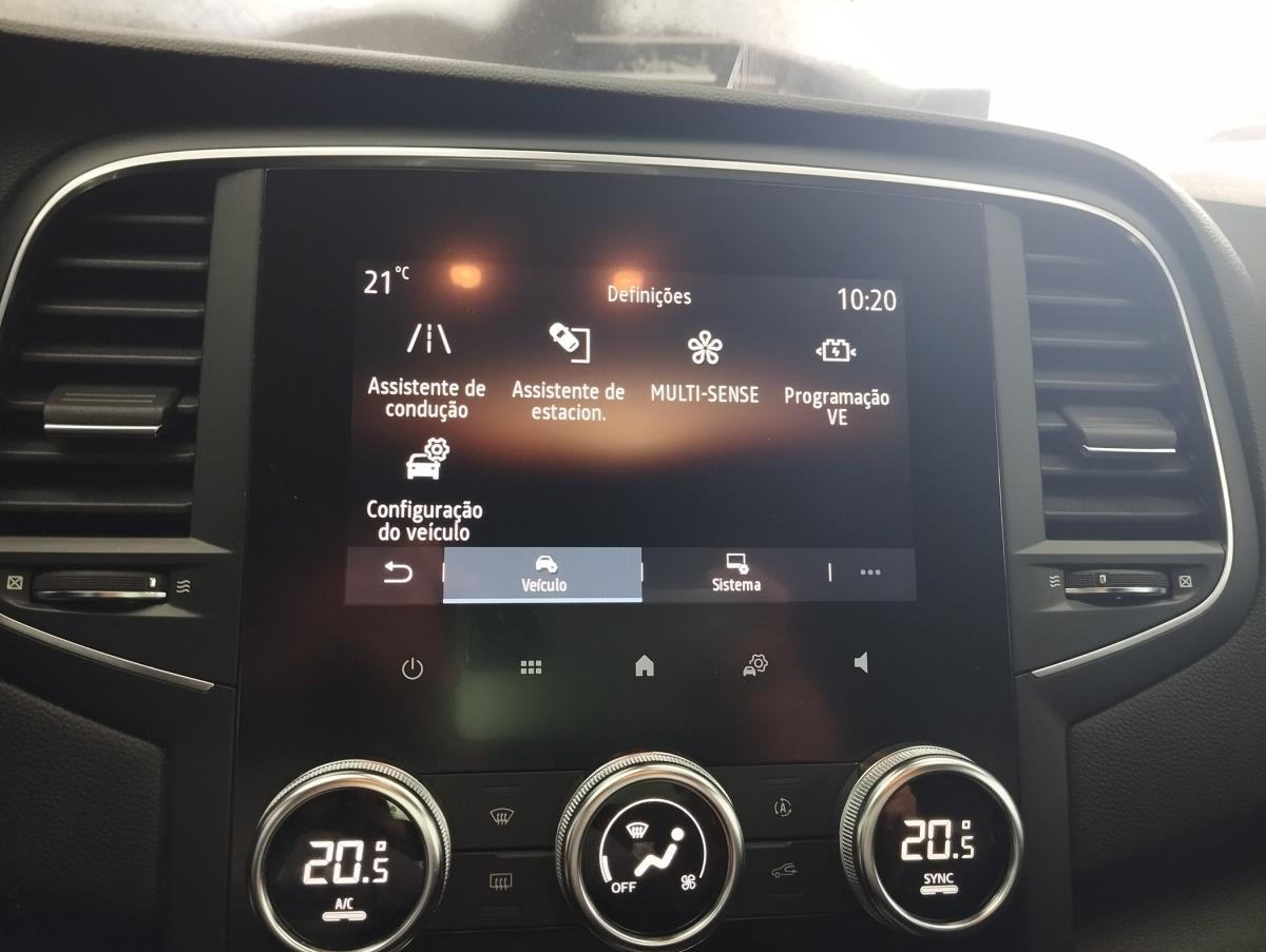 renault-megane-2022-hibrido-a-gasolina-1598cc