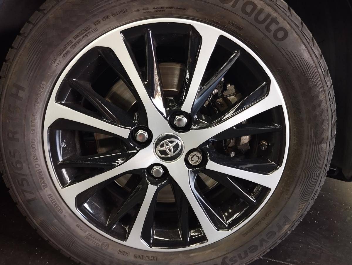 toyota-yaris-2020-hibrido-a-gasolina-1490cc