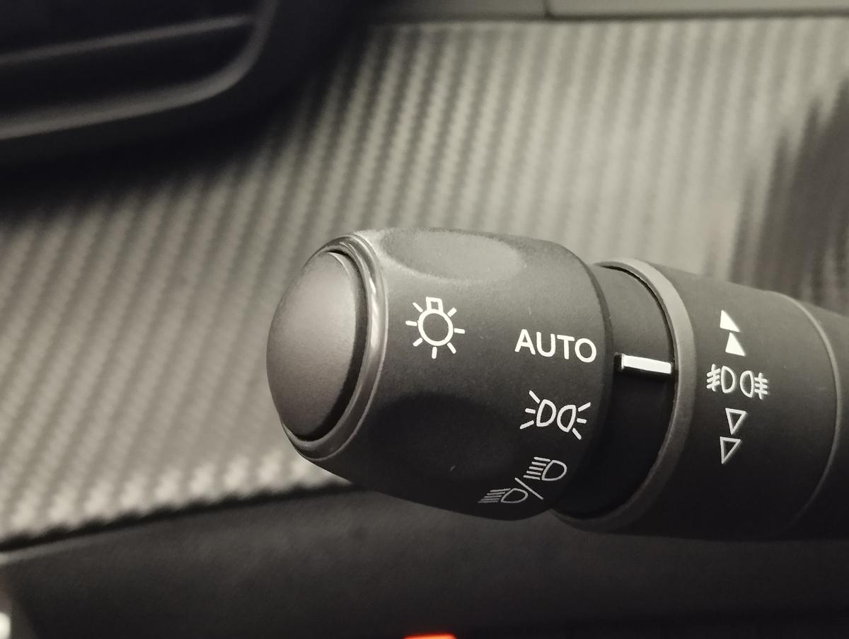 peugeot-2008-2021-gasolina-1199cc