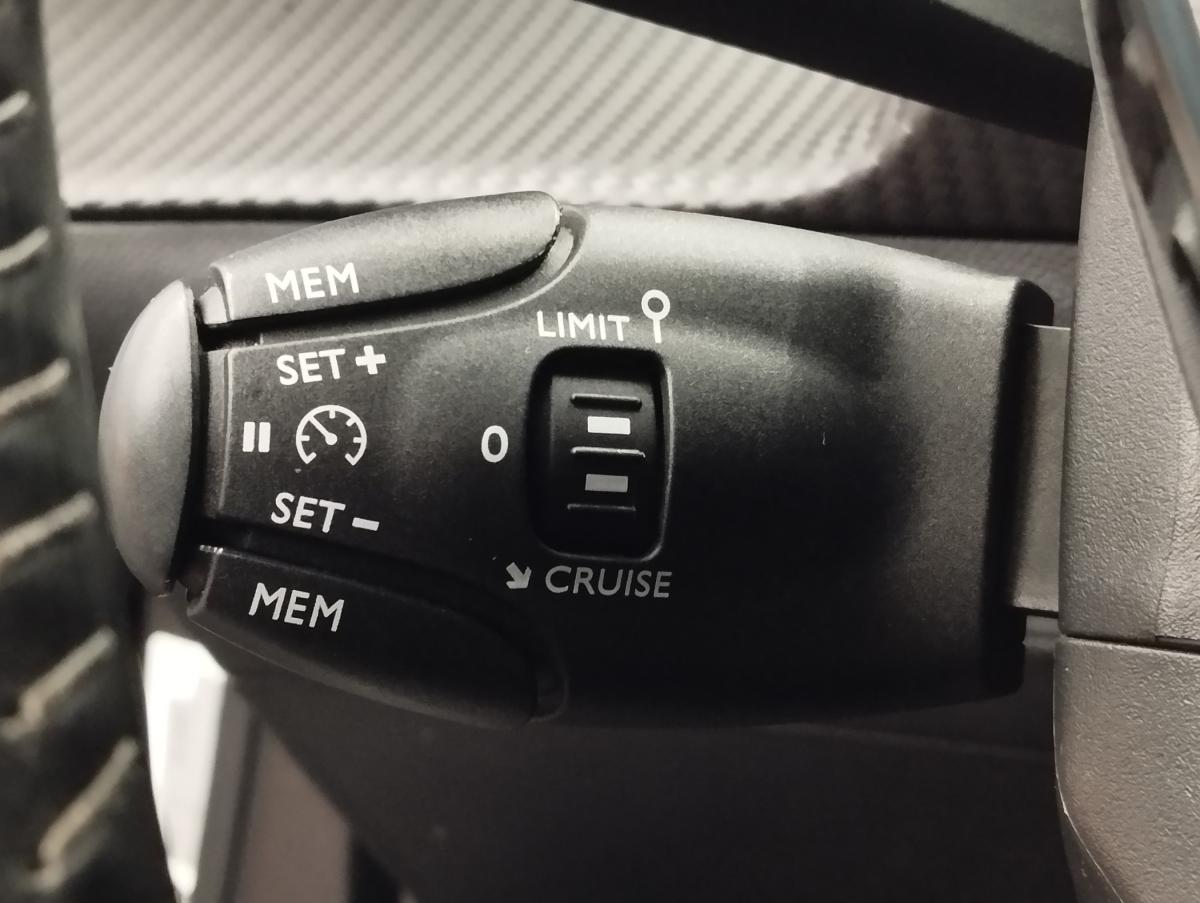 peugeot-2008-2021-gasolina-1199cc
