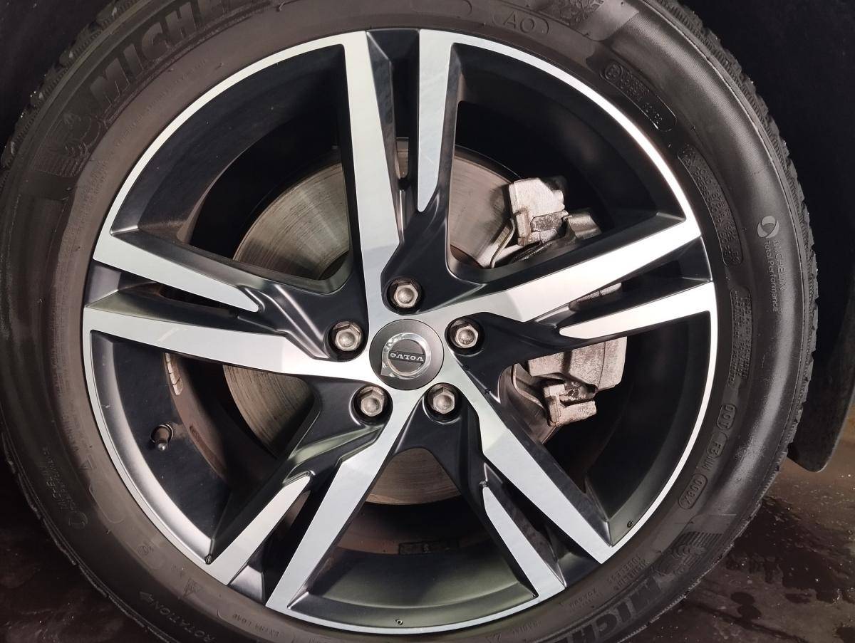 volvo-xc40-2021-hibrido-a-gasolina-1477cc