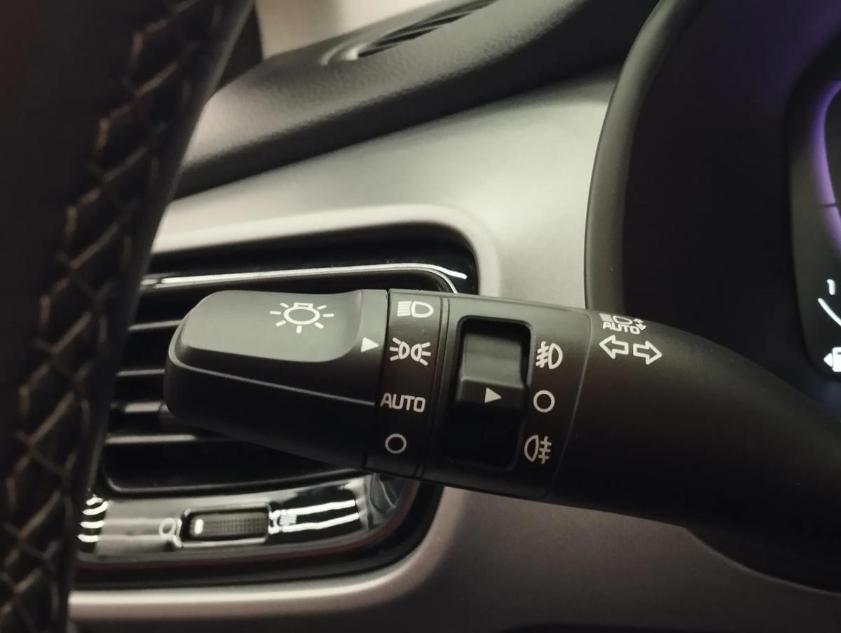kia-stonic-2025-gasolina-998cc