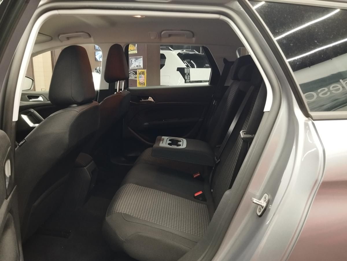 peugeot-308-sw-2021-diesel-1499cc