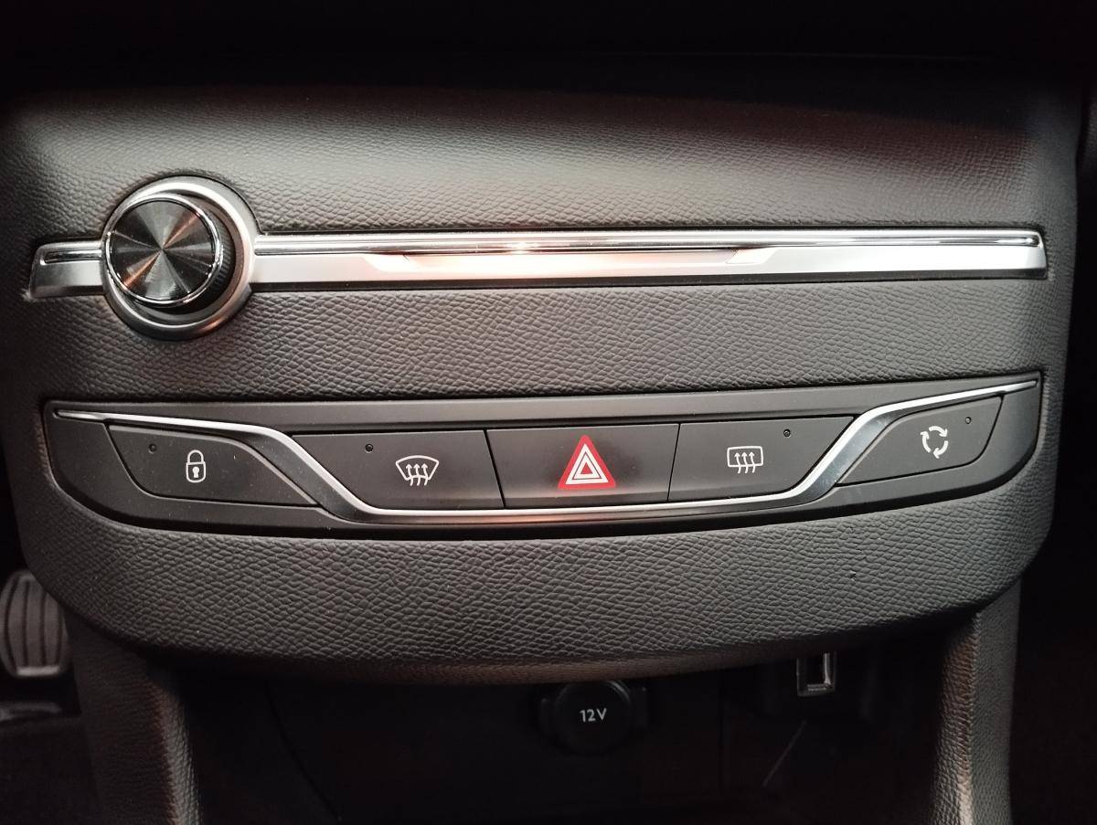 peugeot-308-sw-2021-diesel-1499cc