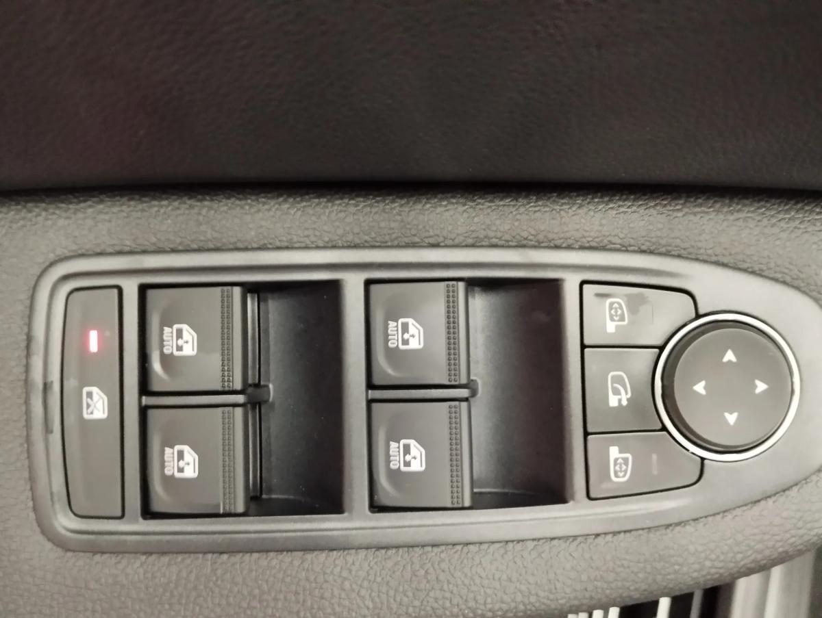 mitsubishi-colt-2025-gasolina-999cc