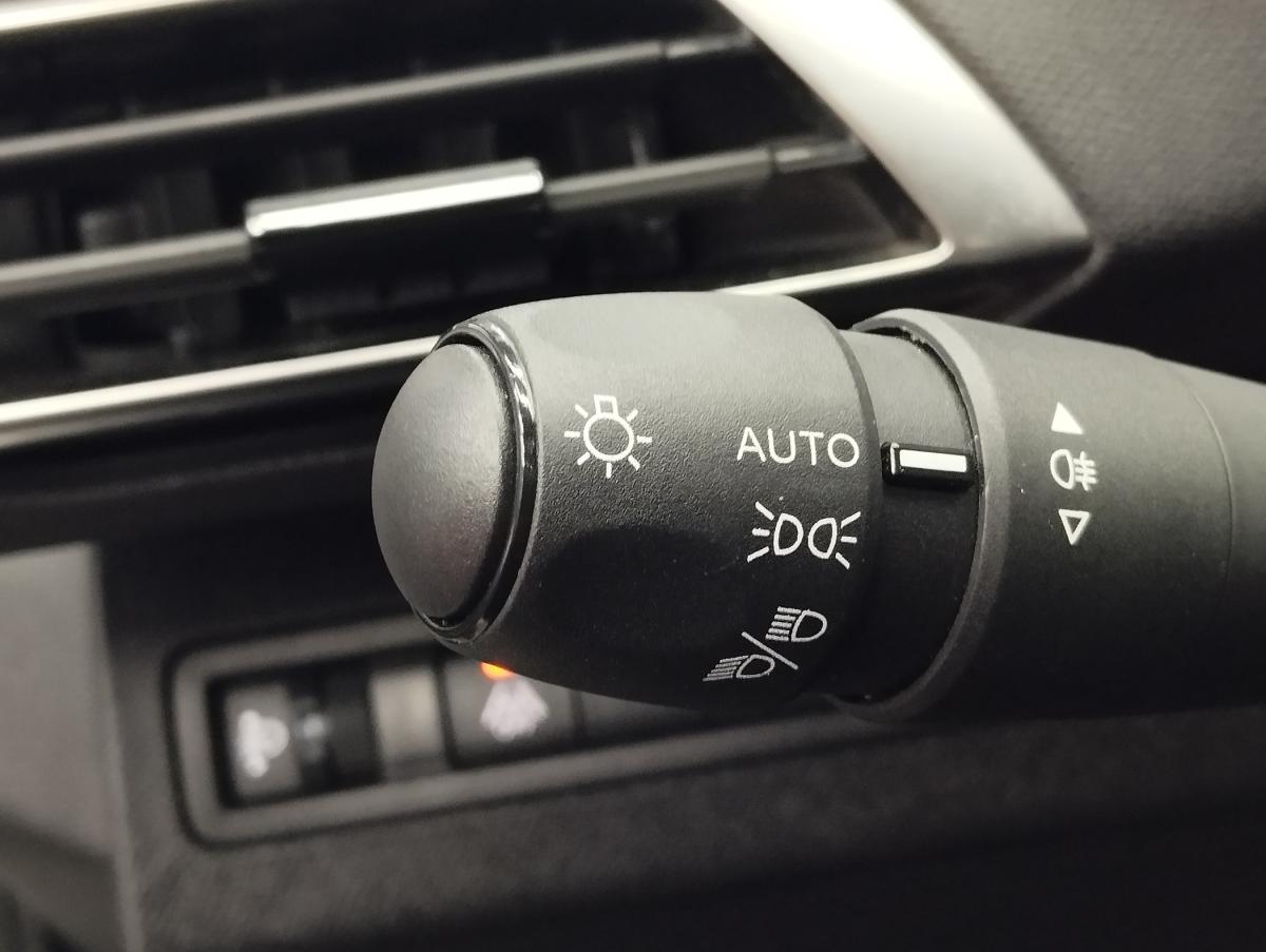peugeot-5008-2023-diesel-1499cc