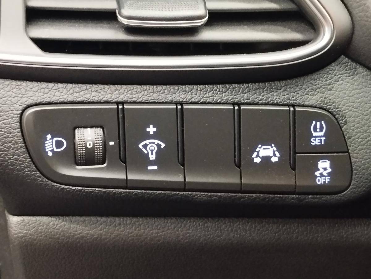hyundai-i30-sw-2019-diesel-1598cc