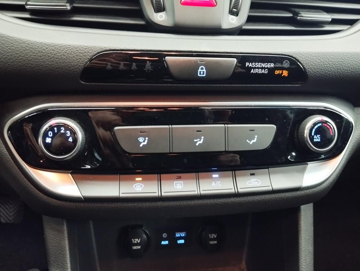 hyundai-i30-sw-2019-diesel-1598cc