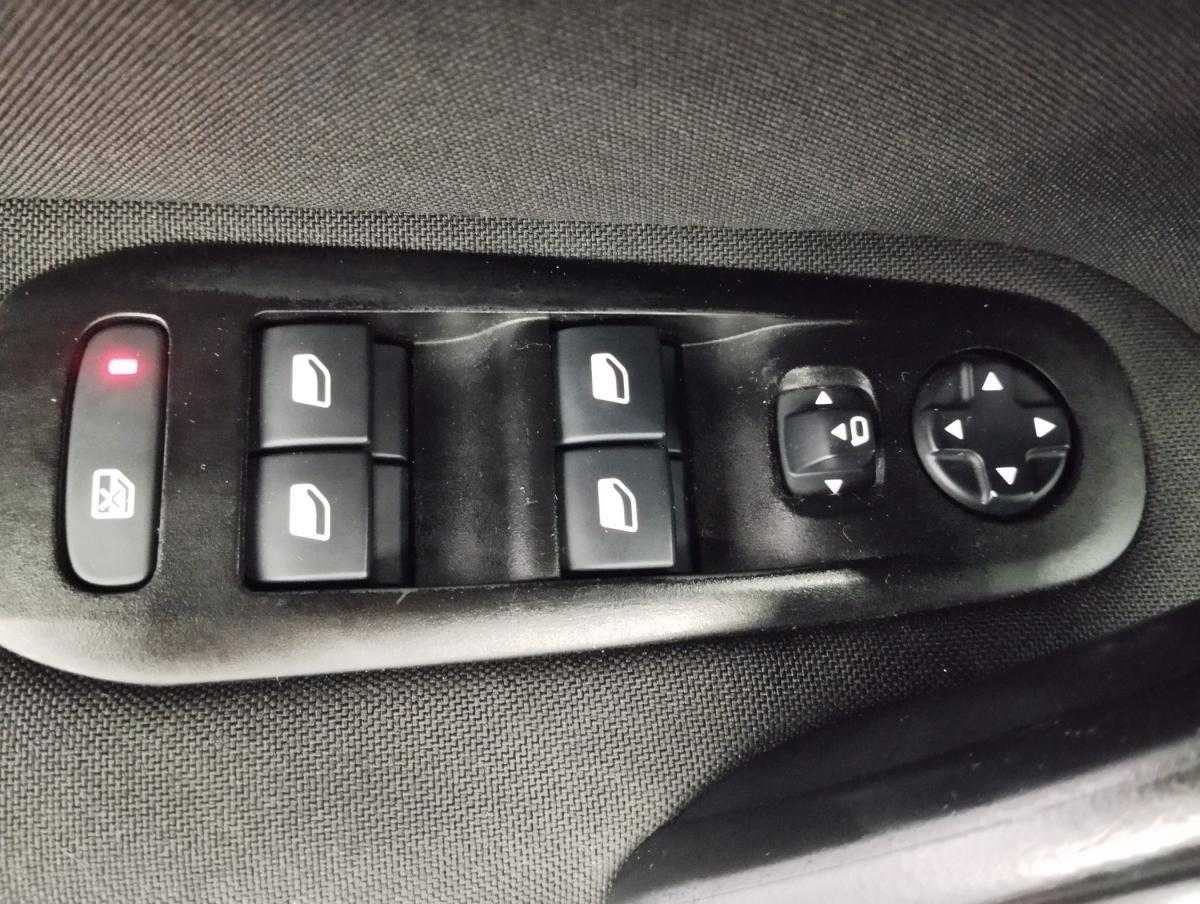 peugeot-308-sw-2017-diesel-1560cc