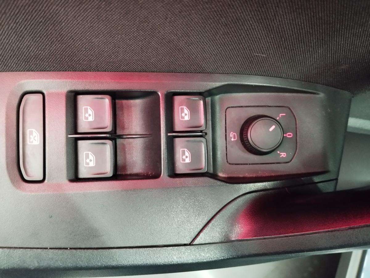 seat-arona-2023-gasolina-999cc