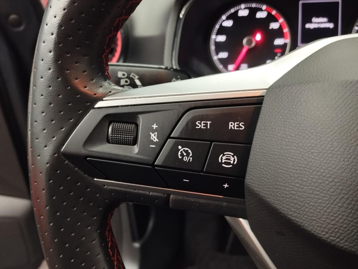 seat-arona-2023-gasolina-999cc