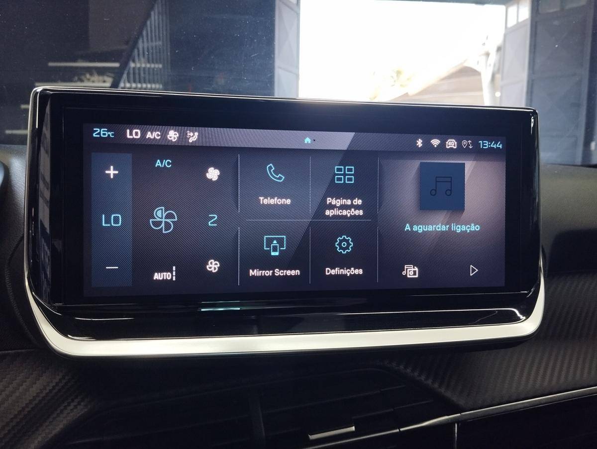 peugeot-2008-2024-gasolina-1199cc