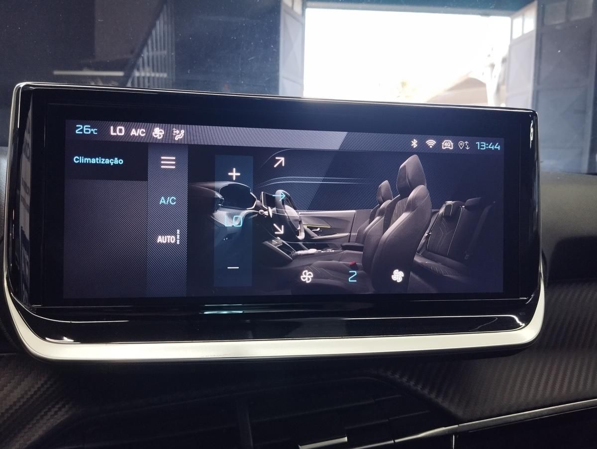 peugeot-2008-2024-gasolina-1199cc