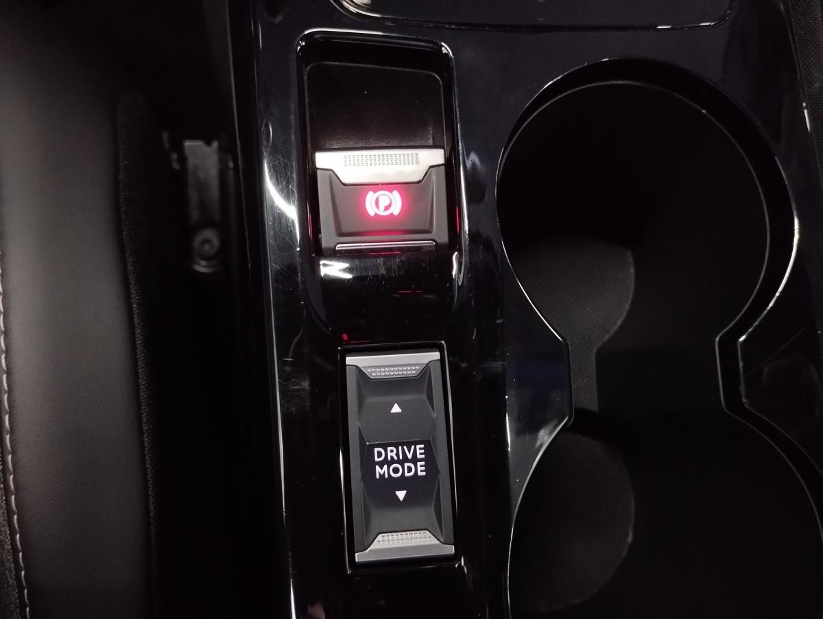 peugeot-2008-2024-gasolina-1199cc