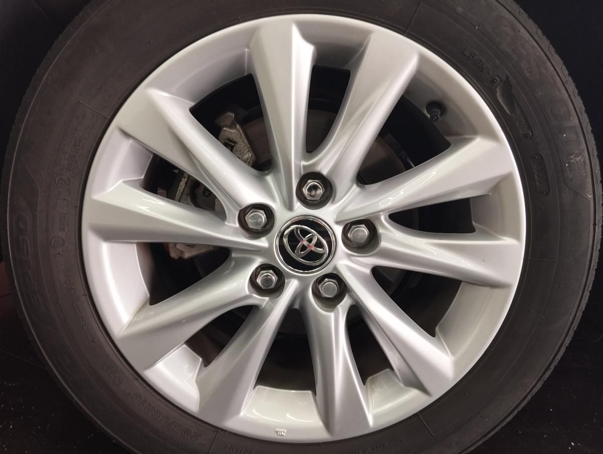 toyota-corolla-2023-hibrido-a-gasolina-1798cc