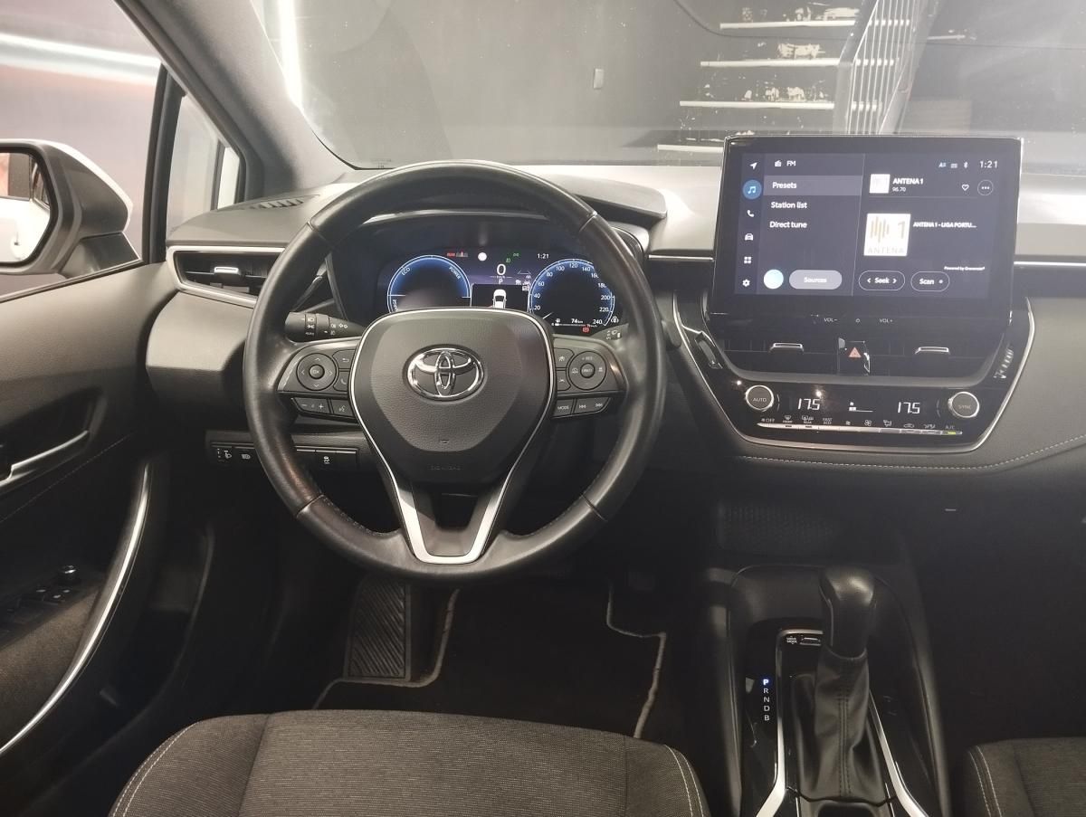toyota-corolla-2023-hibrido-a-gasolina-1798cc