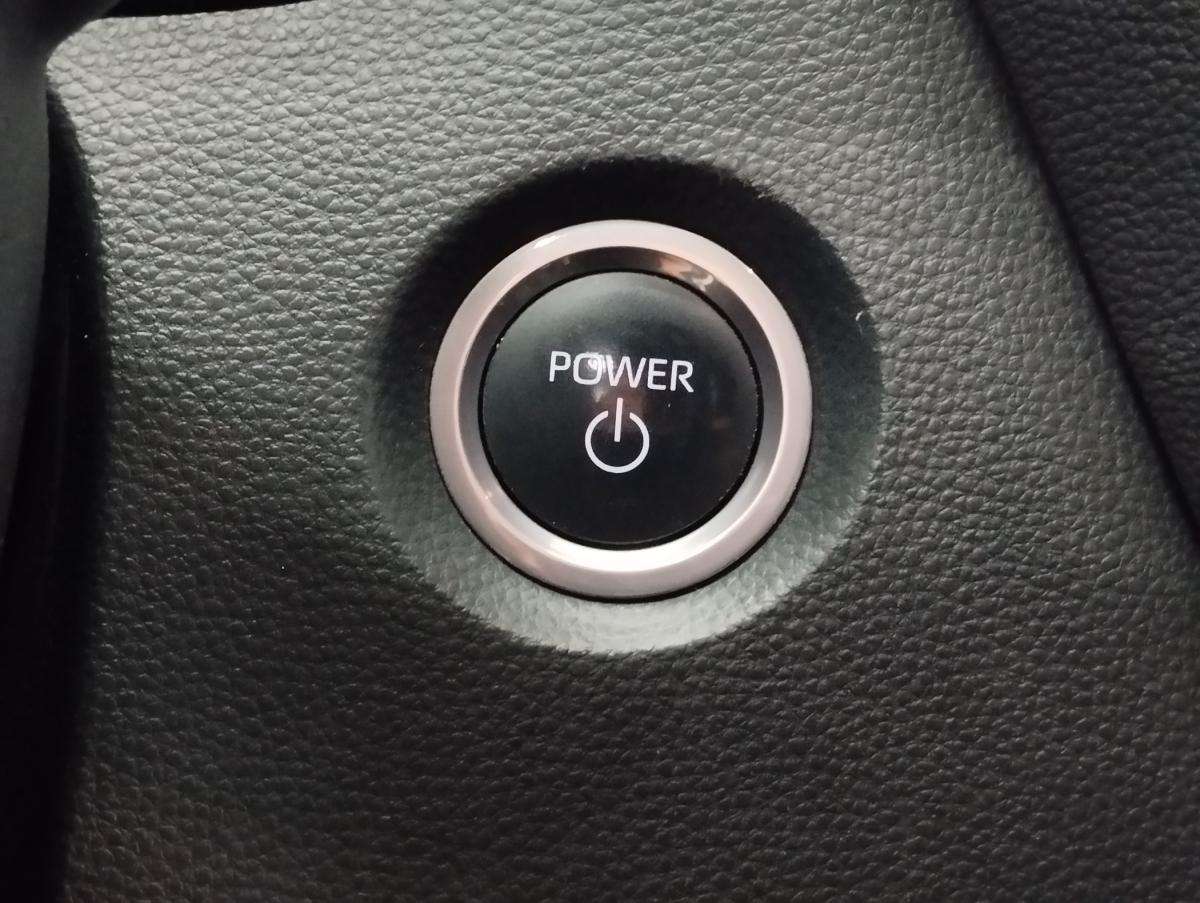 toyota-corolla-2023-hibrido-a-gasolina-1798cc