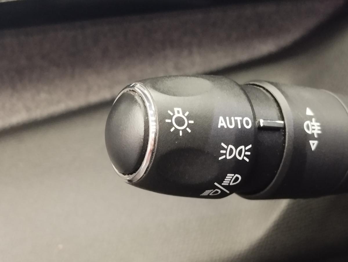 peugeot-308-sw-2023-diesel-1499cc