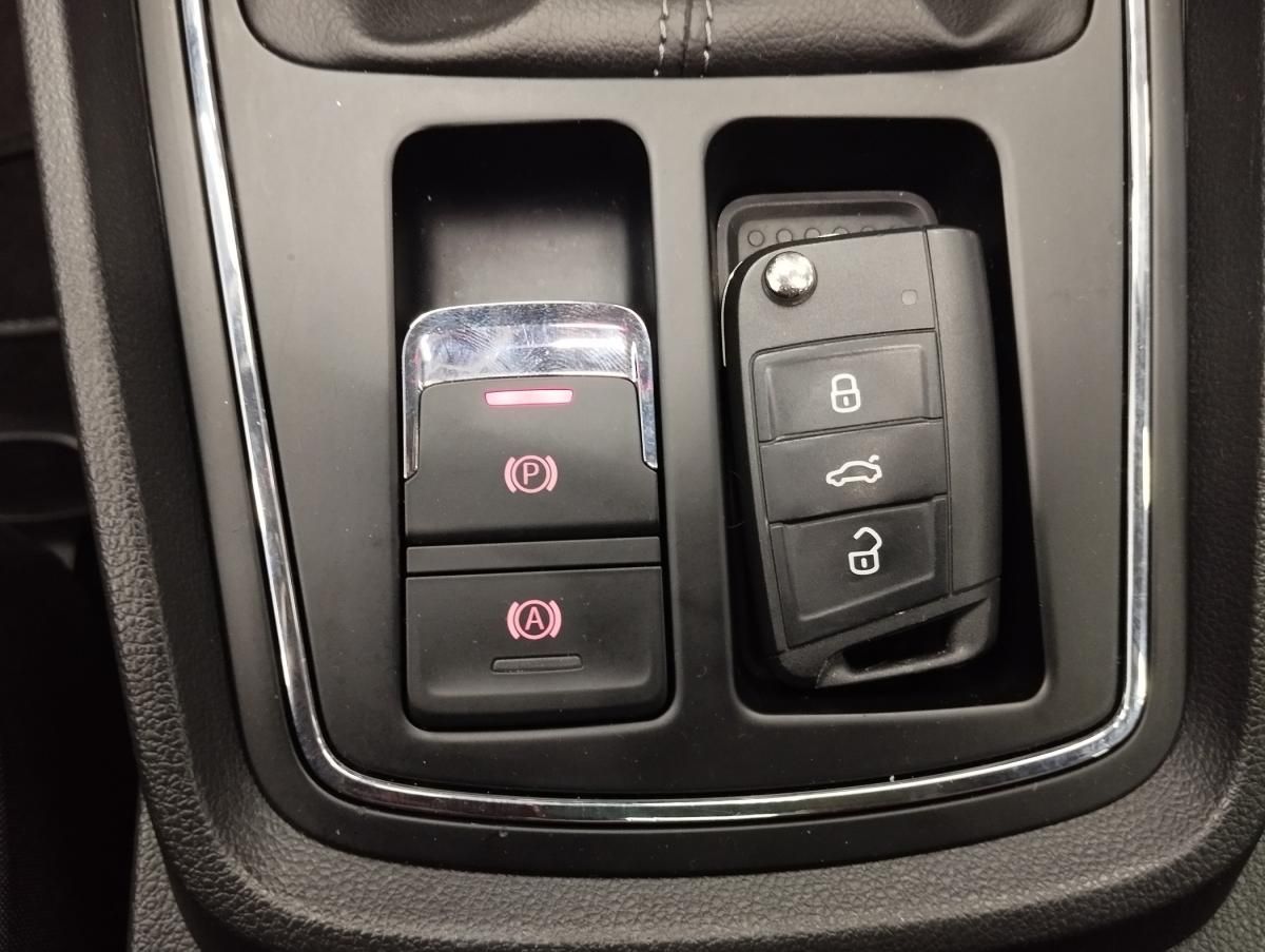 seat-leon-2019-diesel-1598cc