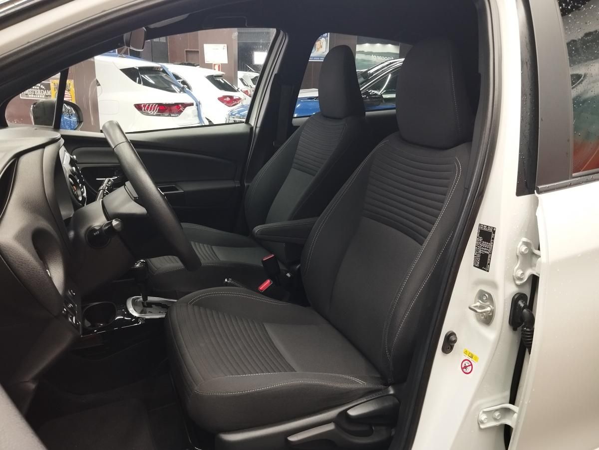 toyota-yaris-2018-hibrido-a-gasolina-1497cc