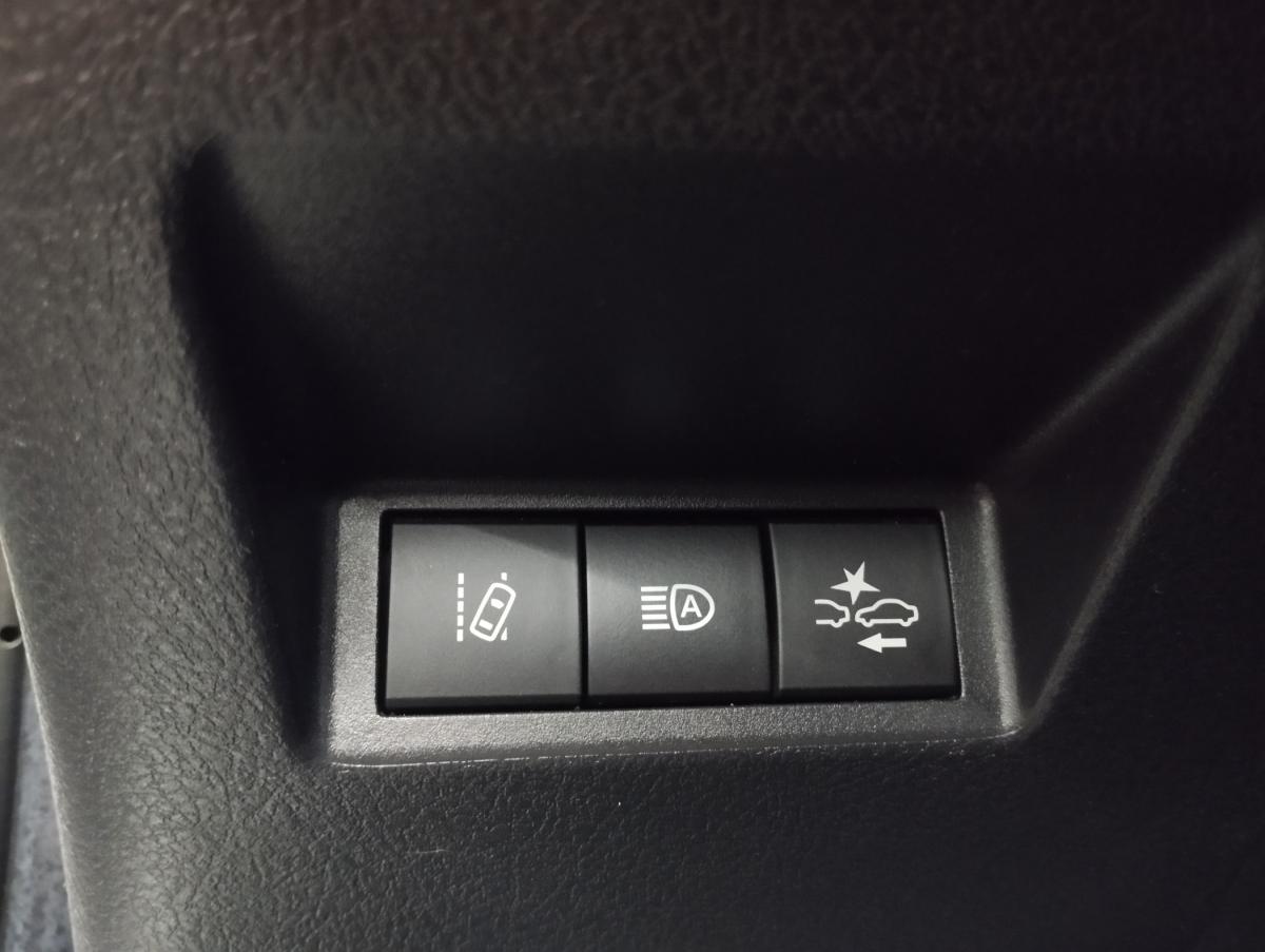 toyota-yaris-2018-hibrido-a-gasolina-1497cc
