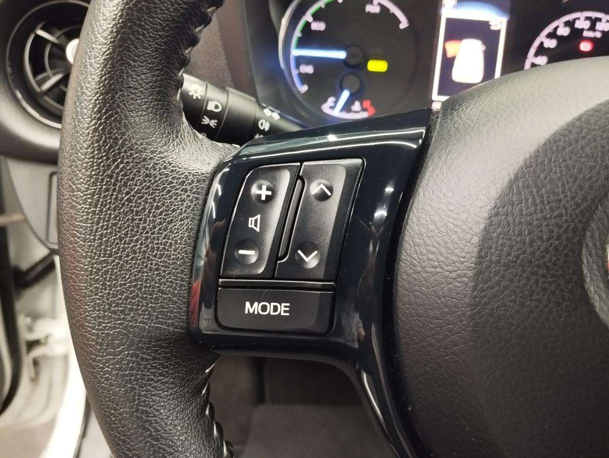 toyota-yaris-2018-hibrido-a-gasolina-1497cc