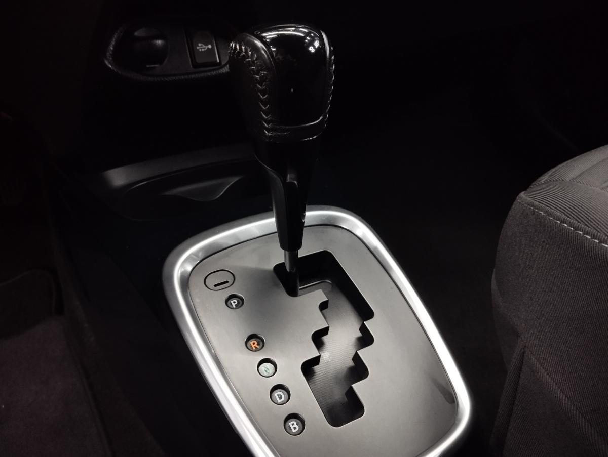 toyota-yaris-2018-hibrido-a-gasolina-1497cc
