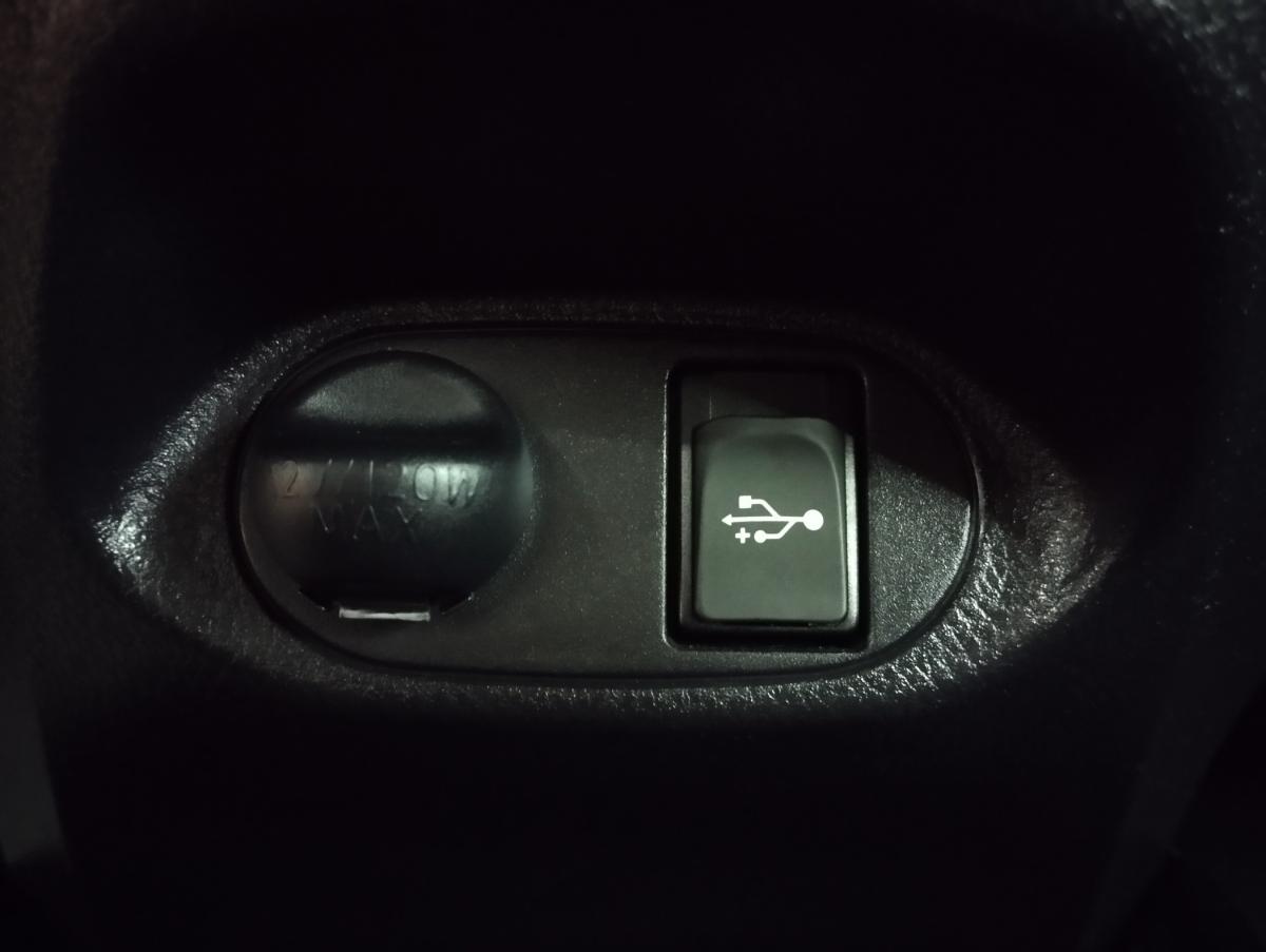 toyota-yaris-2018-hibrido-a-gasolina-1497cc