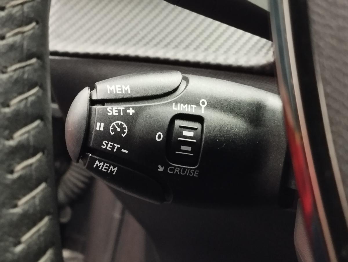 peugeot-208-2022-diesel-1499cc