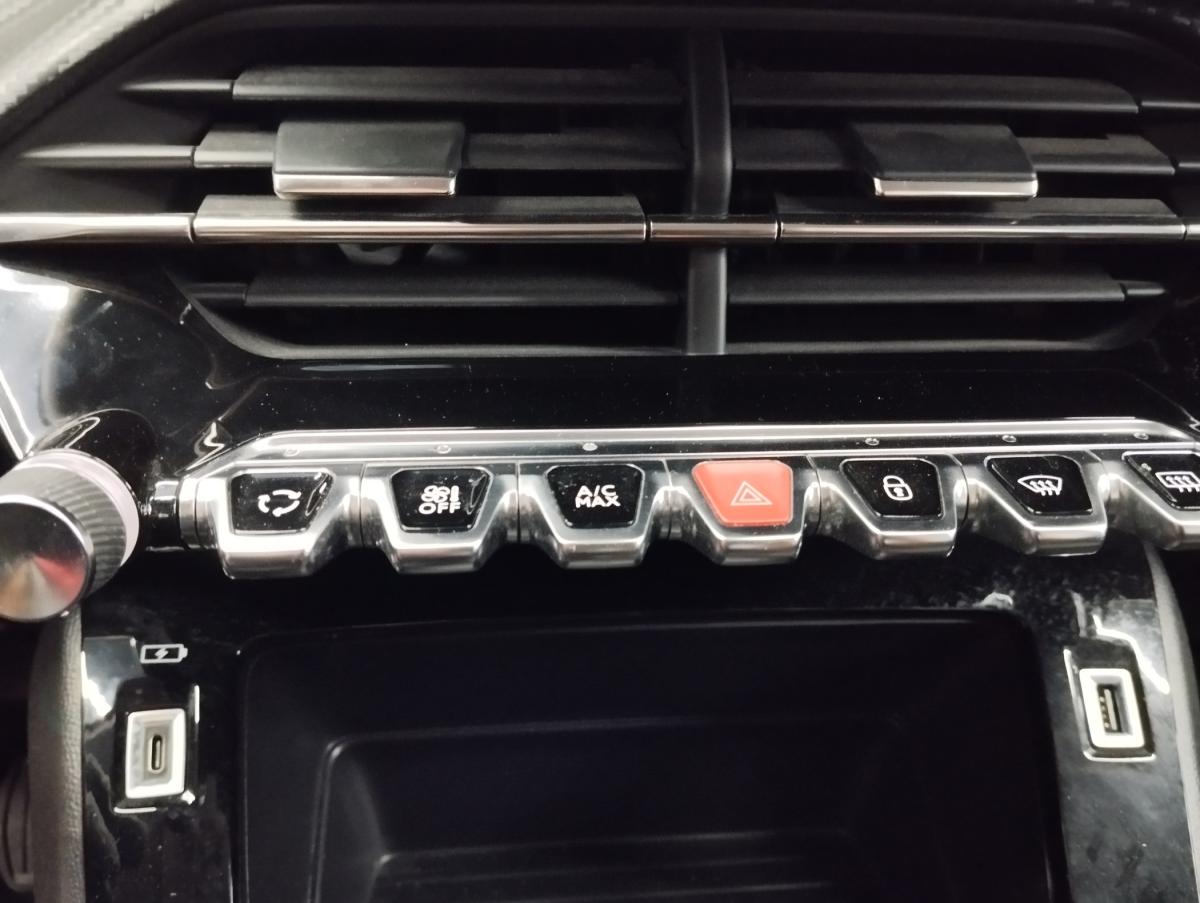 peugeot-208-2022-diesel-1499cc