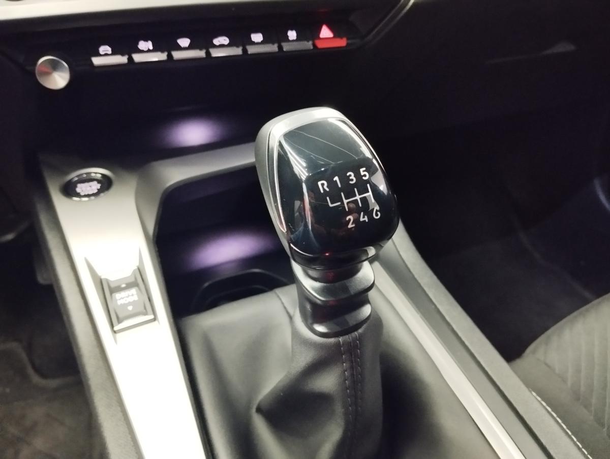 peugeot-308-2023-gasolina-1199cc