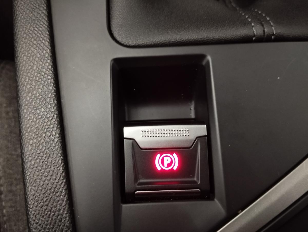 peugeot-308-2023-gasolina-1199cc