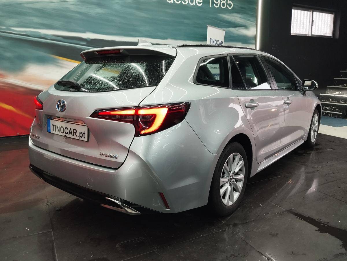 toyota-corolla-2023-hibrido-a-gasolina-1798cc