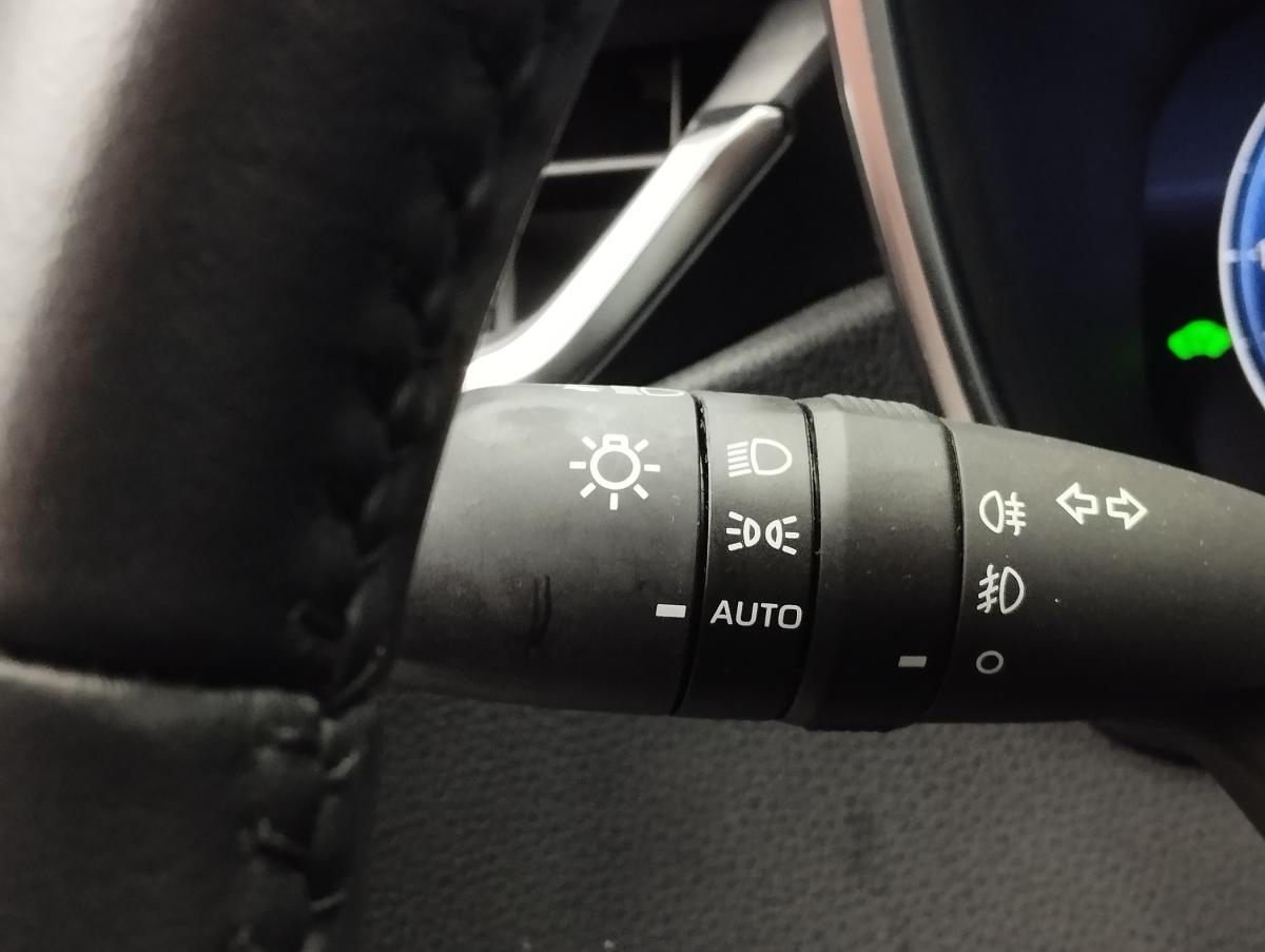 toyota-corolla-2023-hibrido-a-gasolina-1798cc