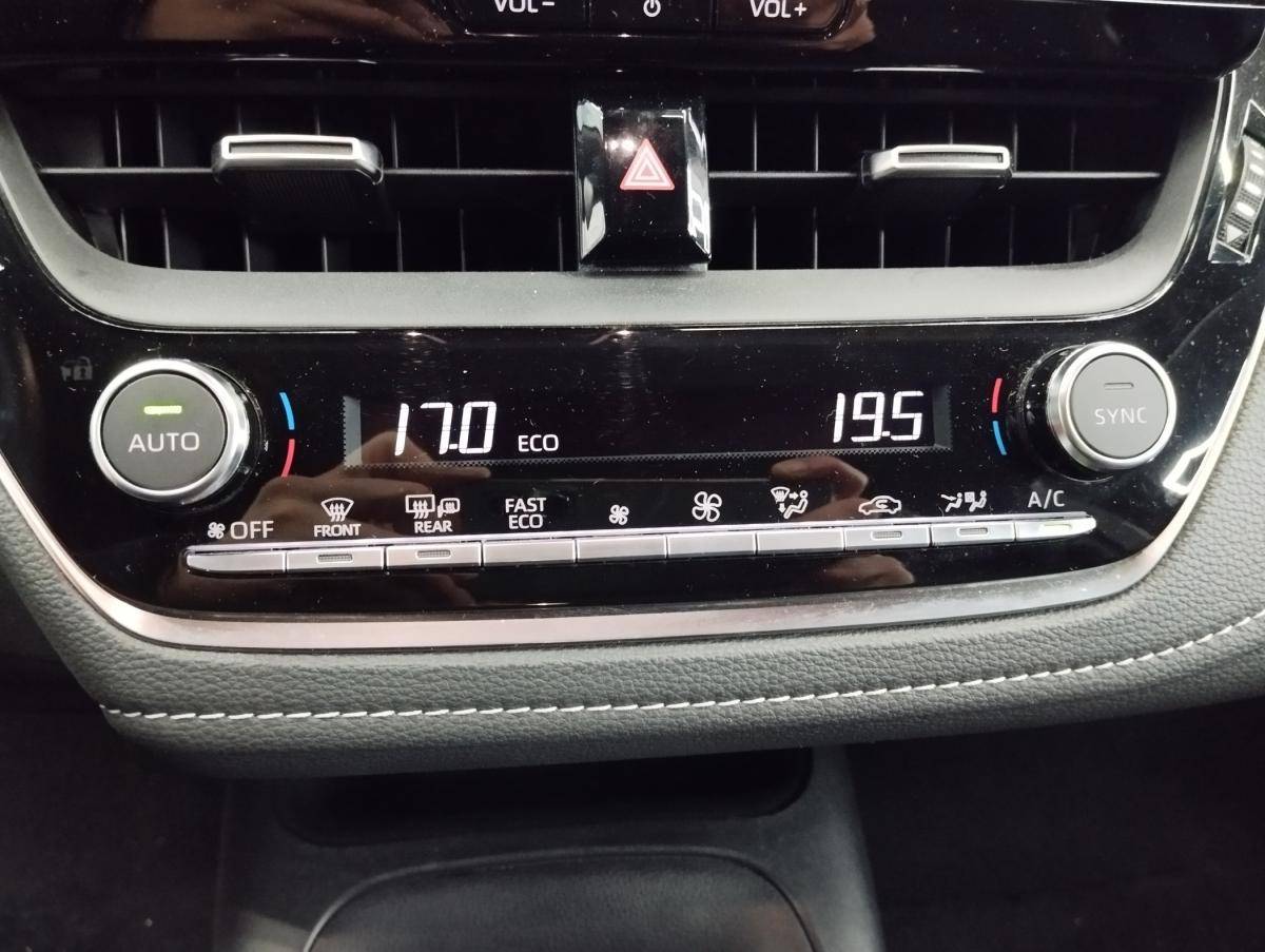 toyota-corolla-2023-hibrido-a-gasolina-1798cc