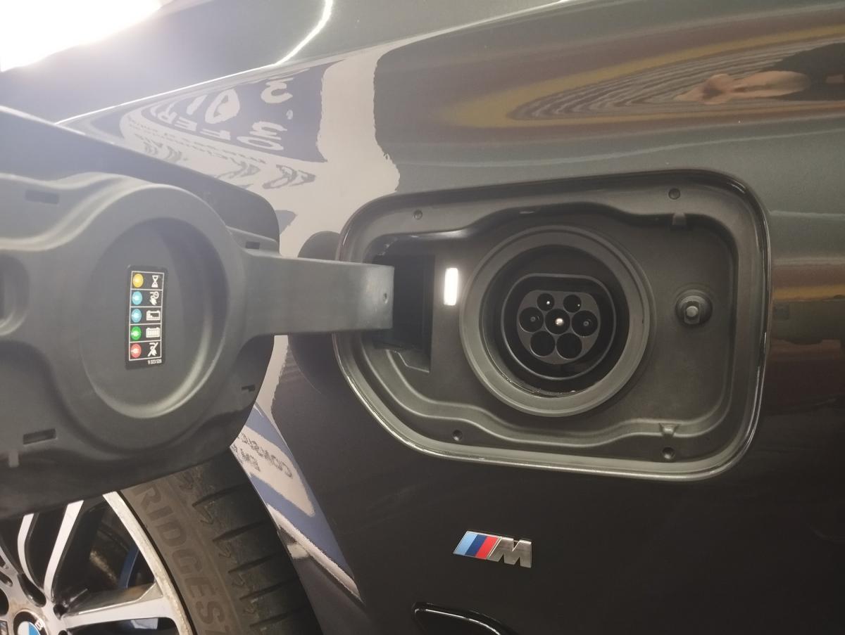 bmw-serie-5-2019-hibrido-a-gasolina-1998cc
